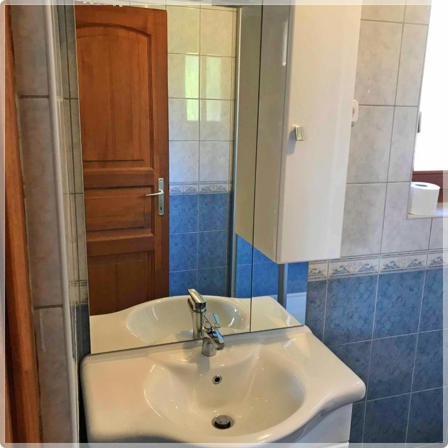 Kleines Haus Apartment เฮวิซ ภายนอก รูปภาพ
